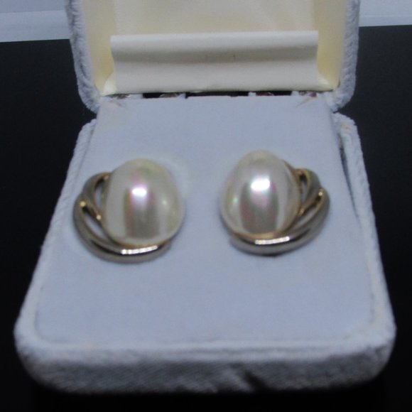Vintage 80s Pearl Dome Stud Earrings – Gold Tone Statement Studs - Picture 2 of 4